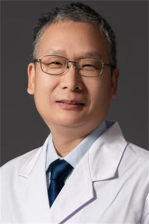 侯立仁